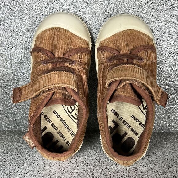 Keen | Potting Soil Corduroy Strap Santiago Sneakers - Picture 9 of 9